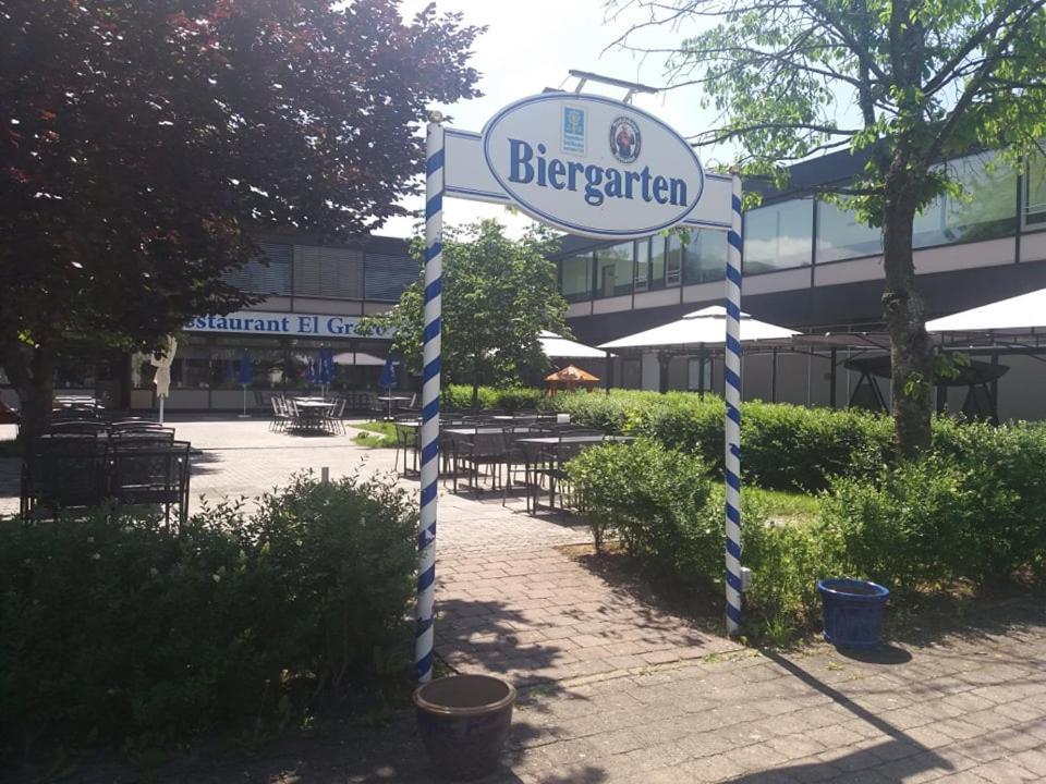 Restaurant El Greco Hostel Gundelfingen an der Donau Bagian luar foto